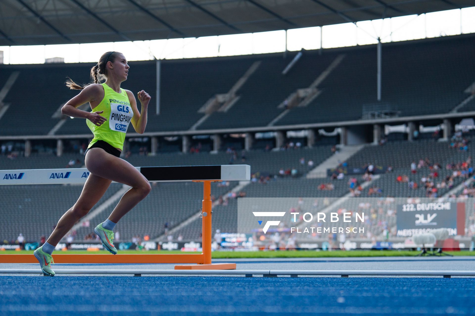 Svenja Pingpank (Hannover Athletics) ueber 5000m waehrend der deutschen Leichtathletik-Meisterschaften im Olympiastadion am 26.06.2022 in Berlin